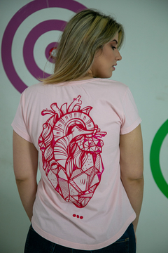 Camiseta Rosa Feminina Estampada LádoCoração - comprar online