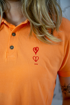 Camiseta gola laranja feminina básica LádoCoração - Ládocoração