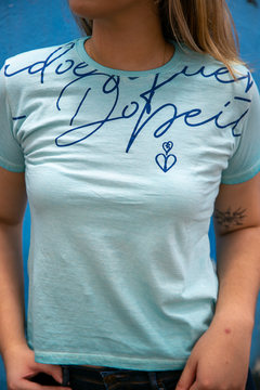 Camiseta azul estampa feminina LádoCoração na internet