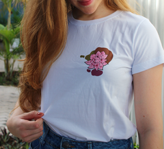 Camiseta Flor de Lótus - Coleção Onde Vive o Amor na internet