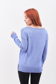 Imagen de Sweater de hilo elastizado. Escote V. Calidad premium.
