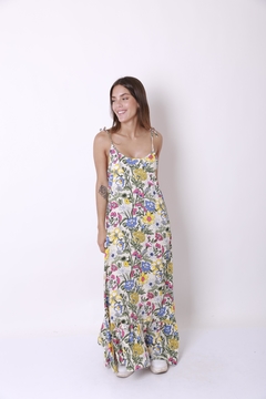 Vestido de fibrana, largo, con tajitos lateriales y breteles para atar. Estampas variadas. - Proverbio