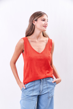 Musculosa de hilo, con rombos sutilmente calados.