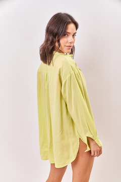 Camisa oversize, de fibrana. - comprar online