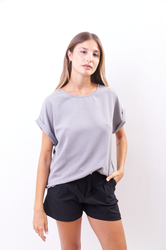 Camisola de crepe, con manga doblada. - comprar online