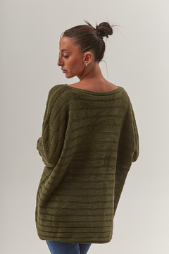 Sweater oversize, de acrílico tejido en ocho, con bolsillos en el frente. en internet