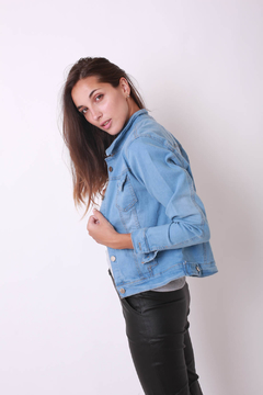 Campera de jean elastizado, celeste. - comprar online