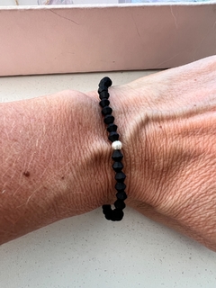 Pulsera negra opaca