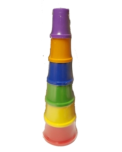 PLAYSTIKTORRE (7 VASOS APILABLES)