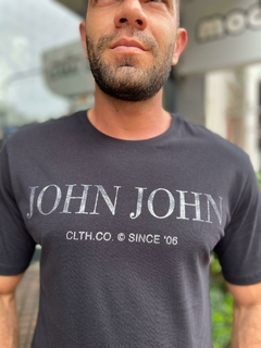 CAMISETA ESTAMPADA COM LOGO JOHN JOHN - Moda Viva