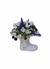 Arranjo bota branca rústica com flores artificiais na internet