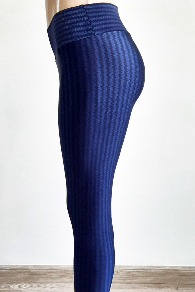 https://dcdn.mitiendanube.com/stores/001/433/143/products/calca-legging-feminina-ikat-azul-marinho-legging-shopping-21-5a3364daef6e9ab5ce16158208155014-1024-1024.jpg