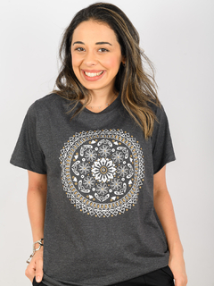 T-Shirt Mandala Flora na internet