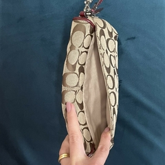 Clutch casual Coach #2163 - Up Brechó Boutique - Renove Charme e Grife