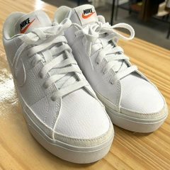 Tênis branco casual NIKE #2828