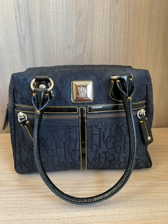 BOLSA BAÚ PRETA VICTOR HUGO - Up Brechó Boutique - Renove Charme e Grife