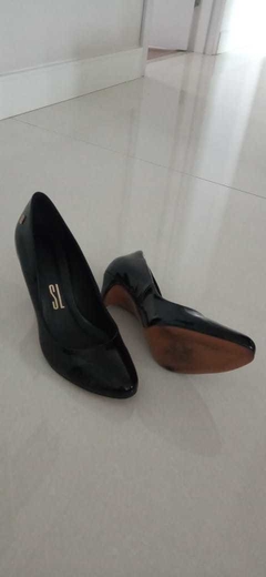 SCARPIN VERNIZ PRETO SANTA LOLLA - comprar online