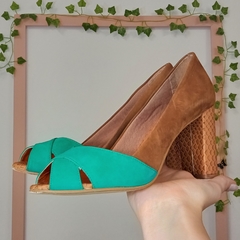 Peep Toe Caramelo com Verde água Cissi