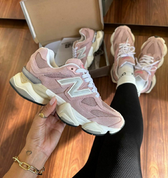 Tênis New balance 9060 na internet