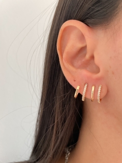 Brinco estilo earcuff 4 pontas na semijoias.