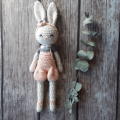 Coneja Flor apego y sonajero - comprar online