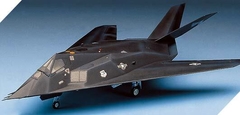 Kit Academy - USAF F-117A Stealth Attack-Bomber - 1:72 - 12475 - buy online