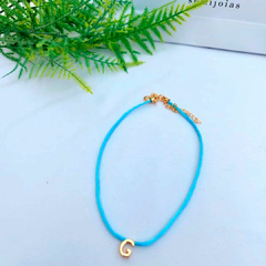 Choker fio de seda azul com inicial G - comprar online