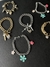 Pulseras con dijes (x6 unidades) %