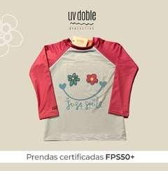 REMERA SMILE FLOWERS MANGA LARGA