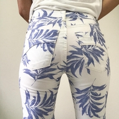 Calça Sarja Estampada na internet