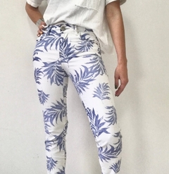 Calça Sarja Estampada