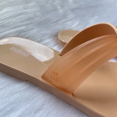 Melissa Essential Bege Melão NOVA - comprar online