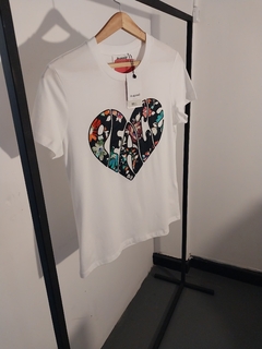 REMERA LOVE DESIGUAL S