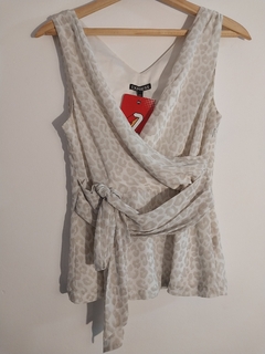 REMERA BLANCA Y BEIGE EXPRESS S