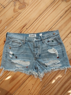 SHORT ROTO CON BORDADO LUCKY BRAND 27