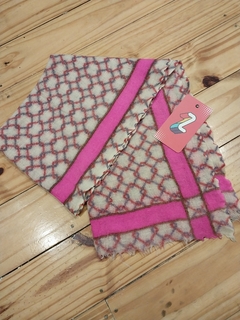 PASHMINA ESTAMPADA BEIGE Y FUCSIA