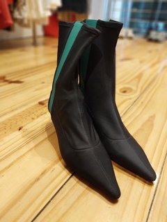 BOTAS NEGRAS RAYA VERDE ZARA 37