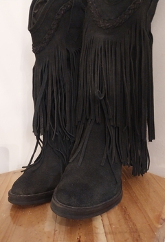 BOTAS NEGRAS FLECOS SARKANY