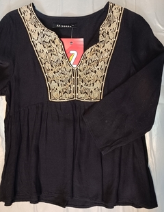 BLUSA NEGRA AKIABARA 1