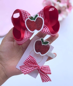 Laço e hair clip maçã