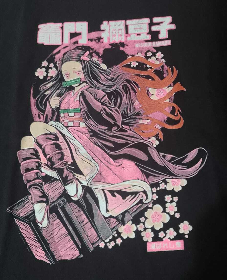 remera estampada 100% algodon Nezuko rosa