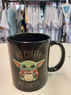 Caneca preta yoda