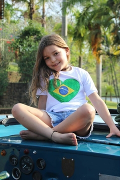 Camiseta Coracao Brasil