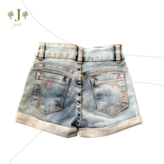 Shorts Jeans Azul Botao Rosa - comprar online