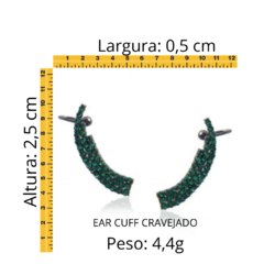 Brinco Ear Cuff Cravejado Em Zircônia Cor Esmeralda - comprar online