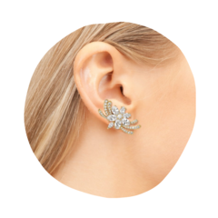 Brinco Ear Cuff Flor Cravejado Em Zircônia na internet