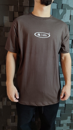Camiseta Alfa Love Marrom - comprar online