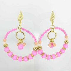 Argola de miçangas na cor rosa com dourado