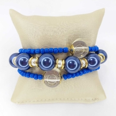 Mix de pulseiras com miçangas azul