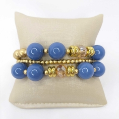 Mix de pulseiras com miçangas dourado e azul